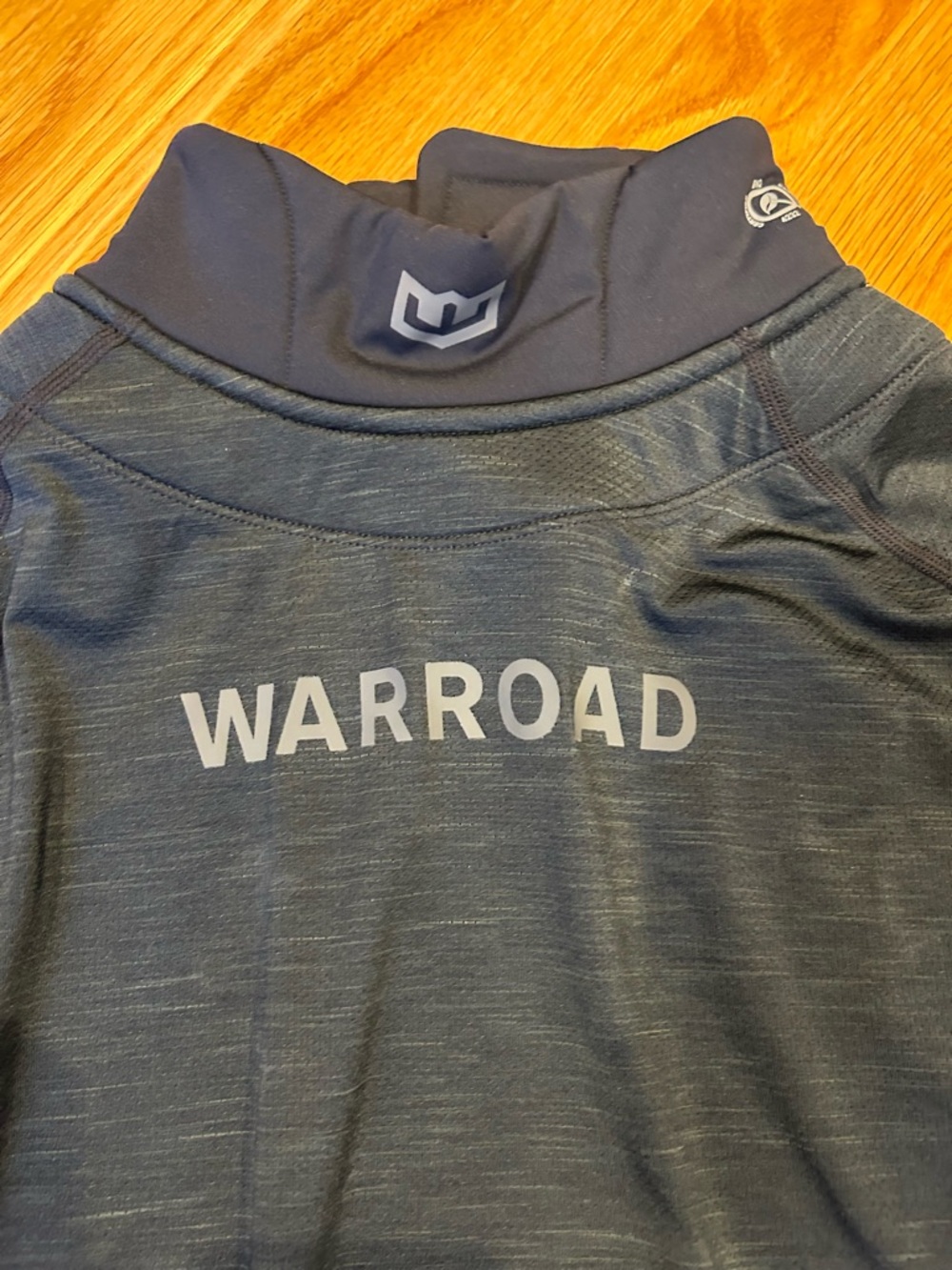 WARROAD TILO neck and wrist top